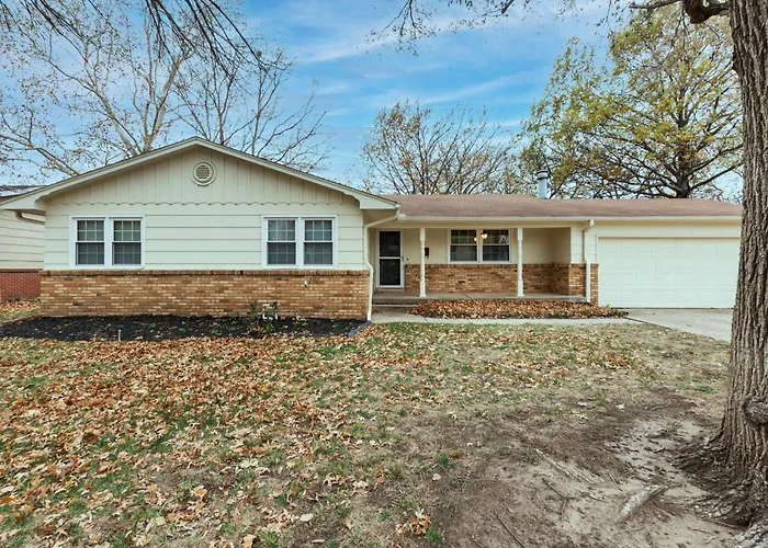 3 Bed 2 Bath Home W 2 Car Garage & Fitness Room