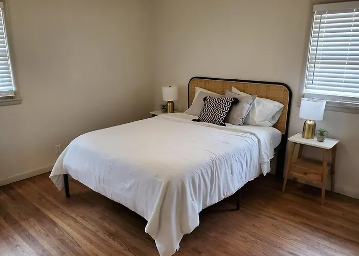 South Side Chic 3Br 1Ba 10Mn To Mcconnell Spirit