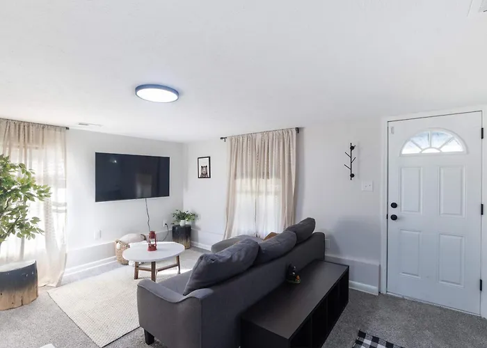 Whole Home Remodeled 1 Bed West Side Coffee Smrt Tv Wifi