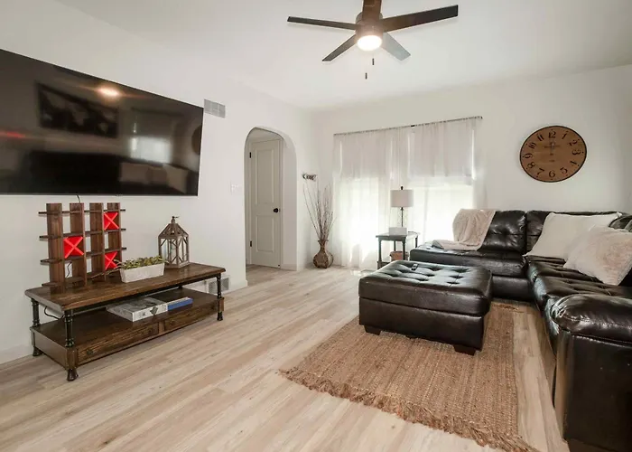 Nice East Side 3Br 2Ba Wifi Smart Tv