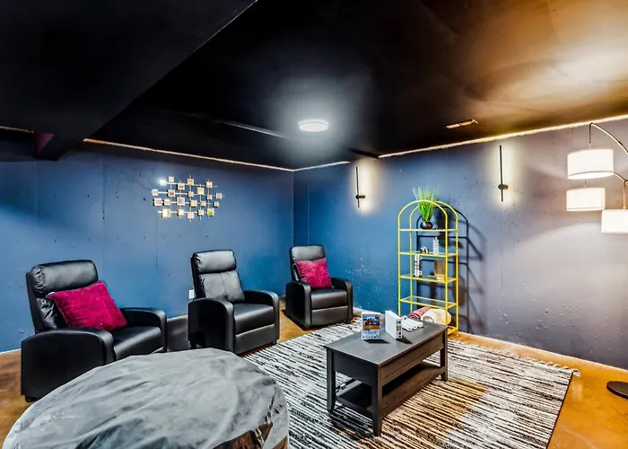 Theater, King&Pooltable With Privatehottub