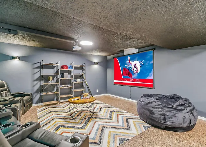 Hottub, Theater, Kings, & Firepit - Nearwesley