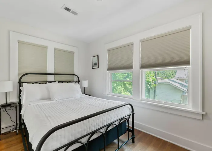3 Bed 1 5 Bath Home In College Hill By Hospital